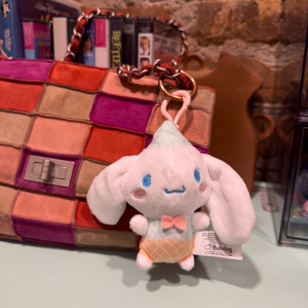 SANRIO CINNAMOROLL SUNDAE BAG CHARM